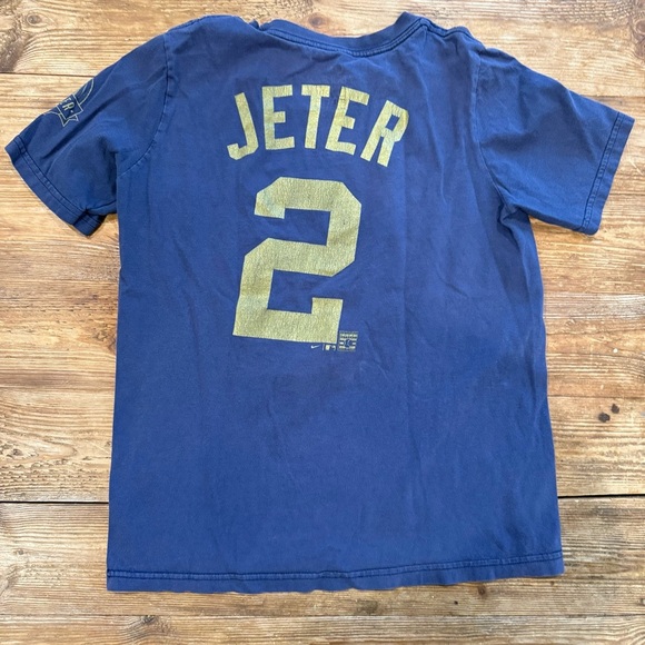 Nike Kids Derek Jeter 2020 T-Shirt Navy Blue w/ Gold Writing Medium 10/12 EUC - Picture 4 of 6